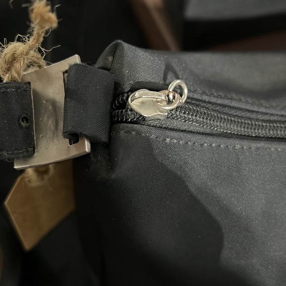 DKNY NYLON SHOULDER BAG - Picture 3 of 7